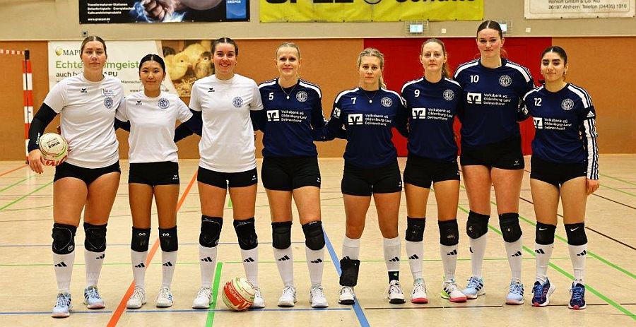 22.11.25: Heute beim Heimspieltag der Bundesliga Frauen mit einem Sieg gegen TV Brettorf und einer deutlichen Niederlage (!) gegen den VfL Kellinghusen !!!! (Foto: Kurt Peters)