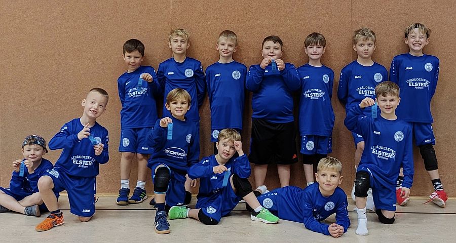 22.11.25: Nach den ersten vier Spielen bei der mU8 stehen ASV 1, ASV 2 und ASV 3 ganz oben in der Tabellen! ASV 1 blieb ohne Punktverlust, ASV 3 mit 7:1 Punkten ...!