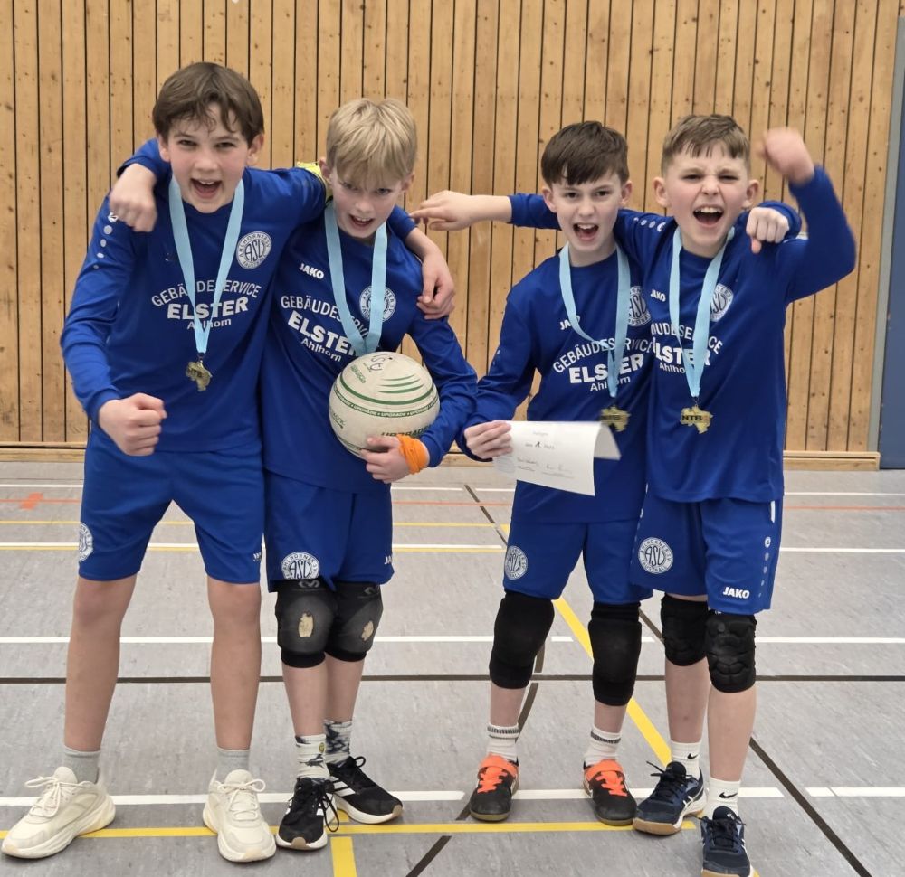 07.03.2026: Niedersachsenmeister der mU12 in Hannover und damit für die DM am 11./12. April in Leipzig qualifiziert...
Von links: Levi Gellert, Felix Kirchgeorg, Alexander Wolf, Damian Meininger.