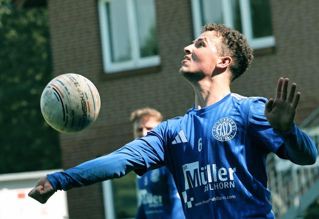 26.06.26: Anton Brod wieder in der Abwehr im Spiel gegen den VfL Kellinghusen - 5:2 nach einer wahren Hitzeschlacht für unsere Mannschaft (Foto: Kurt Peters).