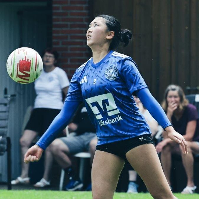 28.06.26: Minh Anh Tran bei der Abwehr beim Heimspieltag am heutigen Sonntag mit zwei Siegen gegen Ohligser TV und TSV Hagen (Foto: Kurt Peters)